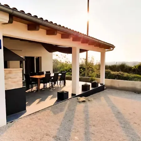 Dalani House